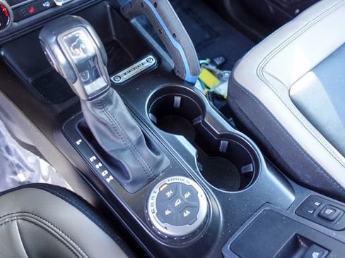 Used 2022 Ford Bronco Wildtrak image 24