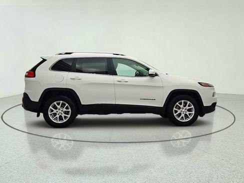Used 2017 Jeep Cherokee Latitude w/ True North Edition AWD/4WD image 7