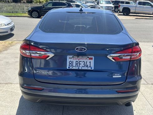 Used 2019 Ford Fusion SE FWD image 8