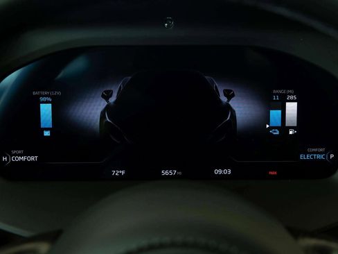 Used 2023 McLaren Artura image 10