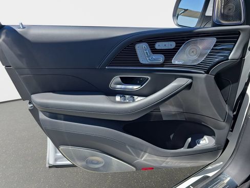 Used 2026 Mercedes-Benz Maybach GLS 600 4MATIC image 31