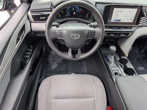 Used 2025 Toyota Camry LE w/ Convenience Package image 11