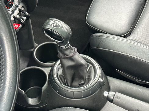 Used 2016 MINI Cooper 4-Door Hardtop image 18