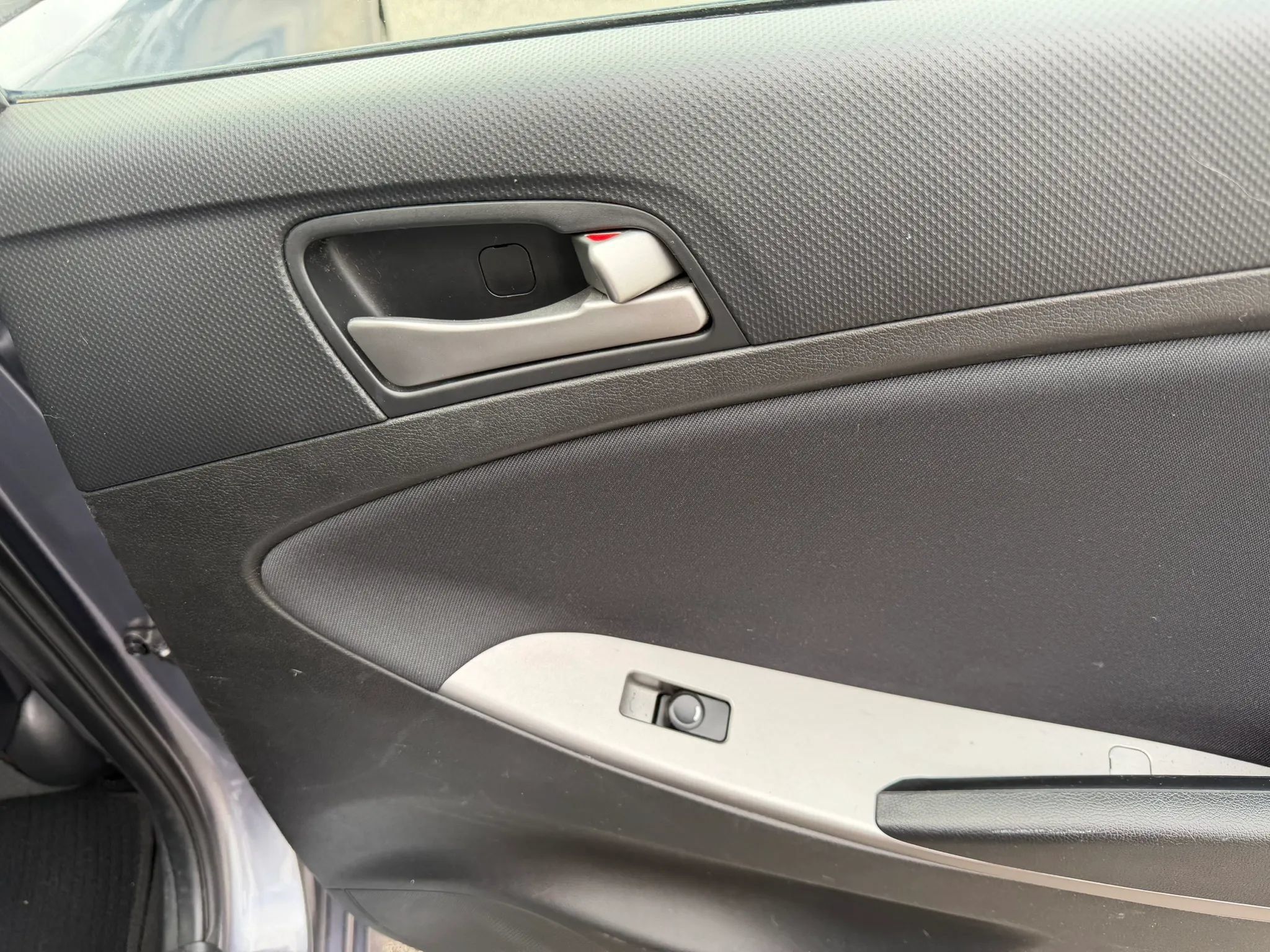 Used 2017 Hyundai Accent SE FWD image 30