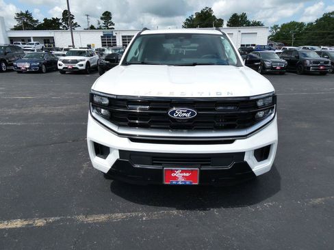 New 2027 Ford Expedition Platinum w/ Platinum Ultimate Package AWD/4WD image 8