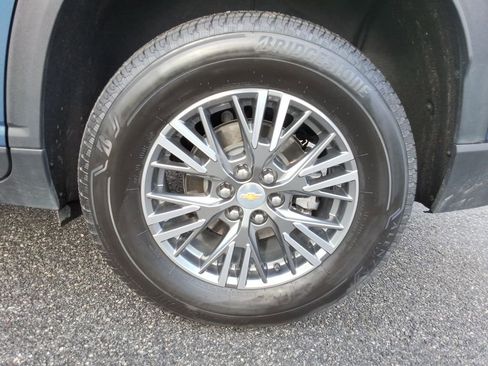 Certified 2025 Chevrolet Traverse LT image 11