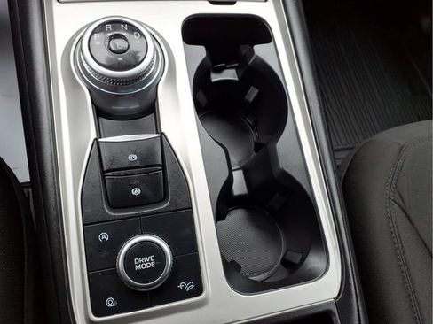 Used 2023 Ford Explorer XLT AWD/4WD image 21