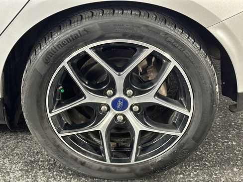 Used 2018 Ford Focus SEL w/ Cold Weather Package image 14