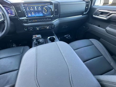 Used 2024 Chevrolet Silverado 1500 LTZ image 3