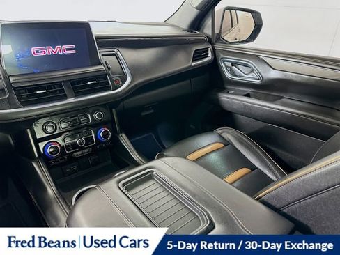 Used 2022 GMC Yukon XL AT4 AWD/4WD image 32