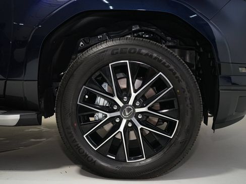Used 2026 Lexus GX 550 AWD/4WD image 31