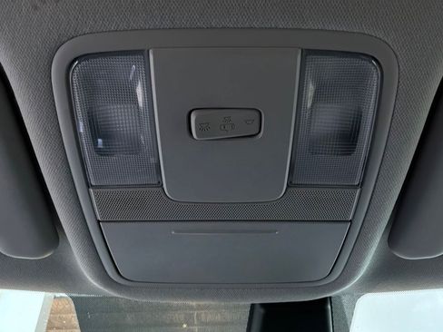 Used 2025 Kia Soul LX w/ LX Technology Package FWD image 16