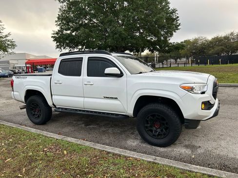 Used 2023 Toyota Tacoma SR image 7