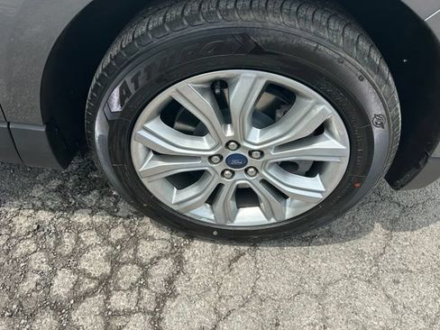 Used 2022 Ford Edge Titanium w/ Equipment Group 301A AWD/4WD image 11