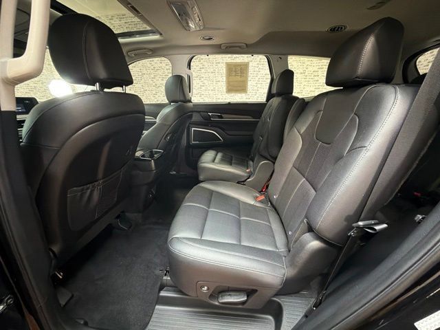 Used 2021 Kia Telluride EX w/ EX Premium Package AWD/4WD image 16