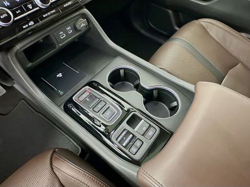 Certified 2024 Honda Pilot Elite image 17