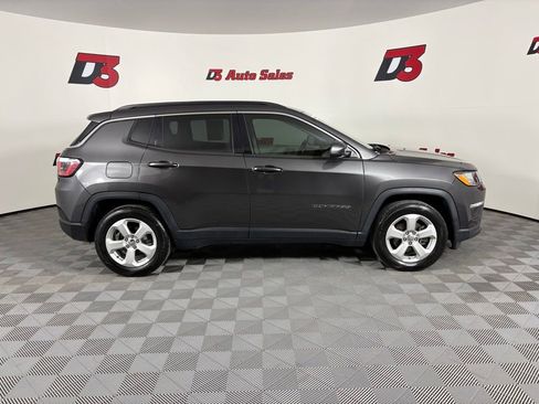 Used 2019 Jeep Compass Latitude FWD image 8
