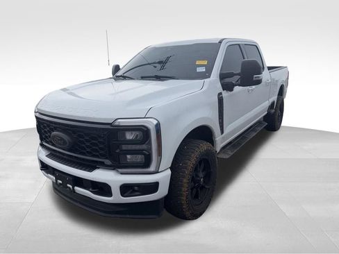 Used 2025 Ford F250 XLT w/ Black Appearance Package AWD/4WD image 7