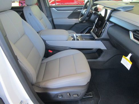 New 2026 GMC Acadia Elevation w/ Elevation Premium Package image 27