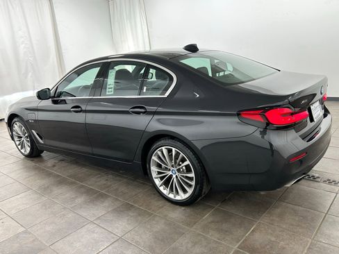 Used 2023 BMW 530e xDrive w/ Executive Package AWD/4WD image 4