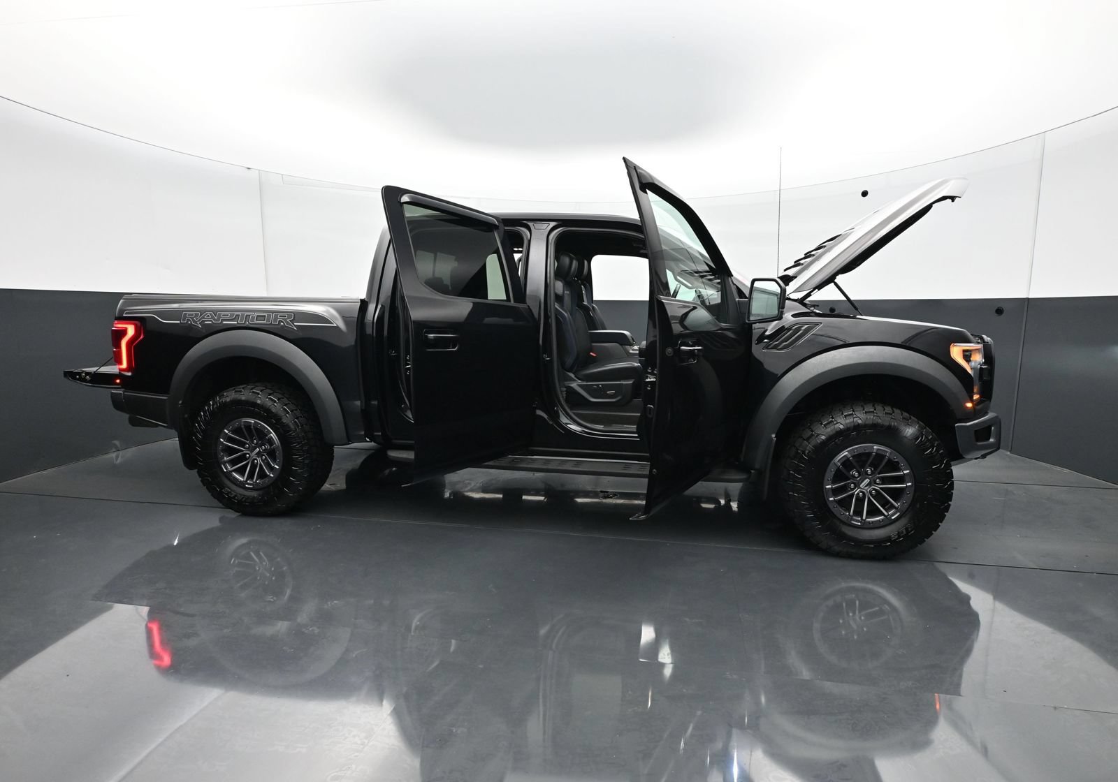 Used 2020 Ford F150 Raptor w/ Equipment Group 802A Luxury AWD/4WD image 37