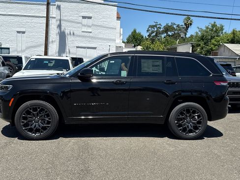 New 2026 Jeep Grand Cherokee Summit w/ Obsidian Package AWD/4WD image 6