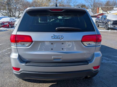 Used 2015 Jeep Grand Cherokee Laredo w/ Quick Order Package 23E RWD image 7