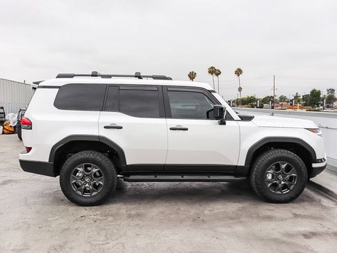 Used 2025 Lexus GX 550 AWD/4WD image 13