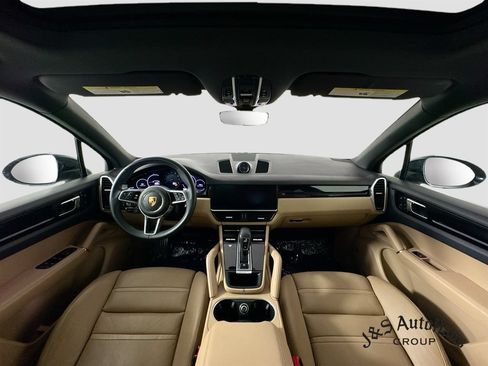 Used 2023 Porsche Cayenne Platinum Edition AWD/4WD image 29