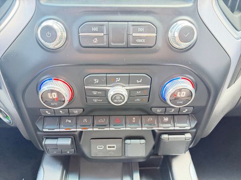 Used 2019 GMC Sierra 1500 SLT RWD image 17