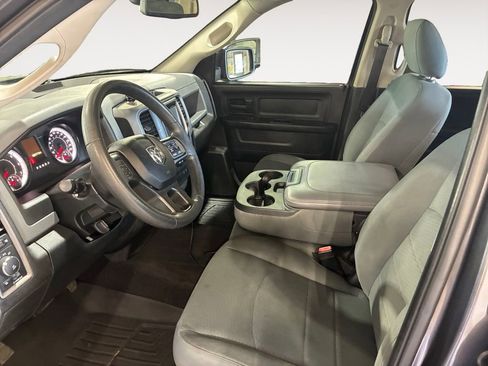 Used 2018 RAM 1500 Express AWD/4WD image 9