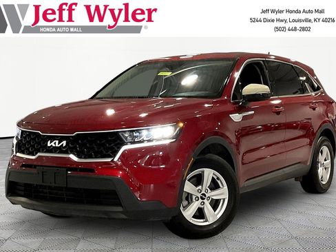 Used 2023 Kia Sorento LX FWD image 1