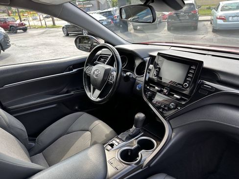 Used 2021 Toyota Camry LE w/ Cold Weather Package FWD image 18