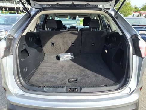 Used 2022 Ford Edge SE image 11