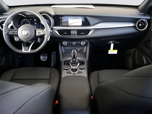 New 2025 Alfa Romeo Stelvio Sprint image 15