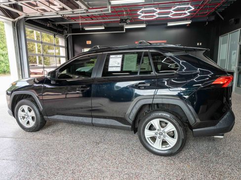 Used 2020 Toyota RAV4 XLE w/ Convenience Package AWD/4WD image 2