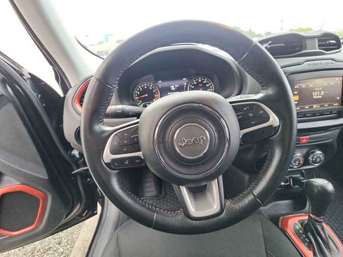 Used 2017 Jeep Renegade Trailhawk AWD/4WD image 15