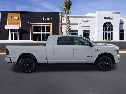 New 2026 RAM 2500 Laramie AWD/4WD image 7