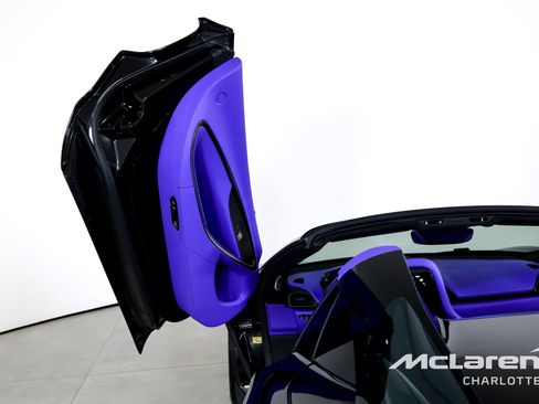 Used 2025 McLaren Artura Spider image 12