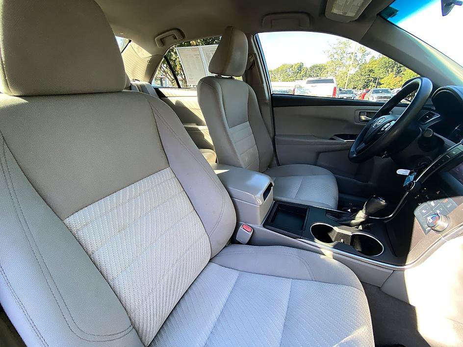 Used 2017 Toyota Camry LE FWD image 22