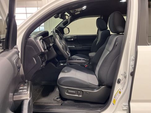 Used 2023 Toyota Tacoma TRD Off-Road w/ Technology Package image 24