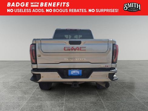 Used 2025 GMC Sierra 2500 AT4 w/ Max Trailering Package image 5