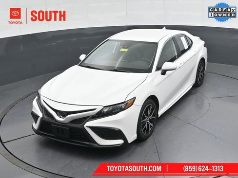 Used 2024 Toyota Camry SE image 51