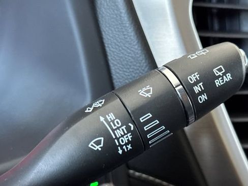 Used 2023 GMC Acadia Denali w/ Denali Ultimate Package AWD/4WD image 41