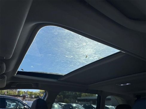 Used 2022 Subaru Forester Touring image 18