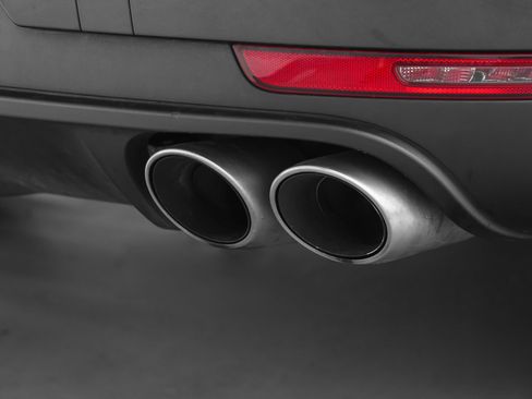 Certified 2020 Porsche Macan S AWD/4WD image 17