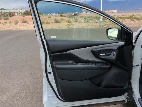 Used 2019 Nissan Murano SL w/ SL Technology Package image 12