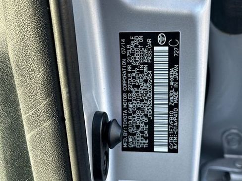 Used 2014 Toyota Prius Two image 30