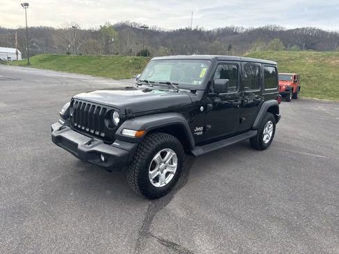 Used 2018 Jeep Wrangler Unlimited Sport S AWD/4WD image 4