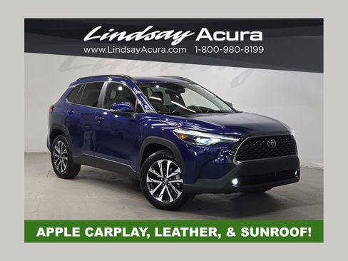 Used 2023 Toyota Corolla Cross XLE w/ Convenience Package FWD image 1